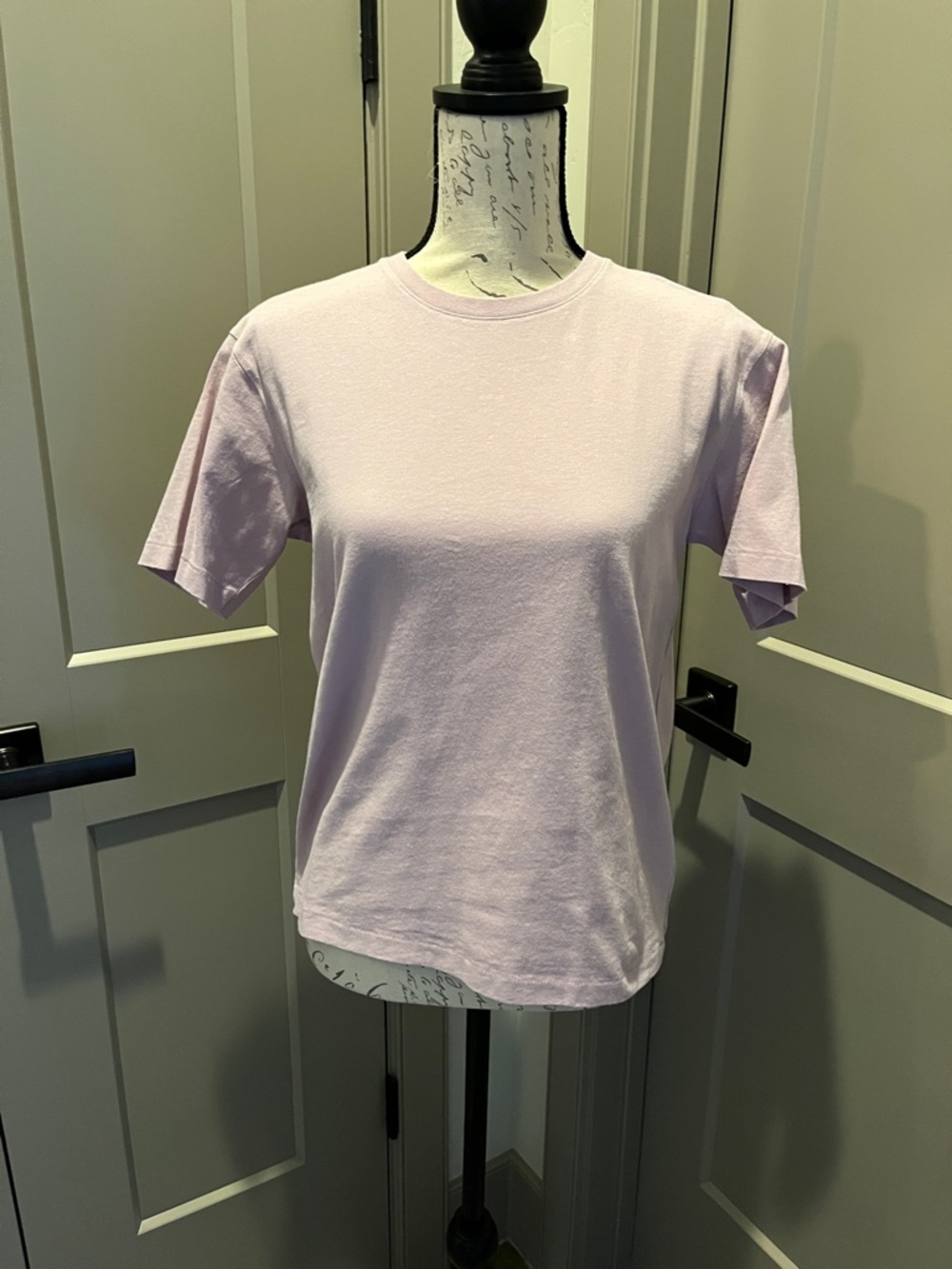 Uniqlo Lavender Women's Crew Neck Tee - SMALL - NWT